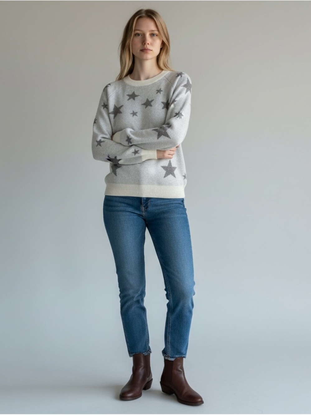 L BiBi Light Silver Crewneck Sweater with Gray Star Pattern